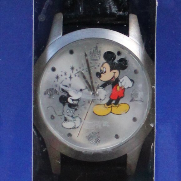 ?2xHP?Disney\'s Mickey Through The Years Ltd. Release Timepiece